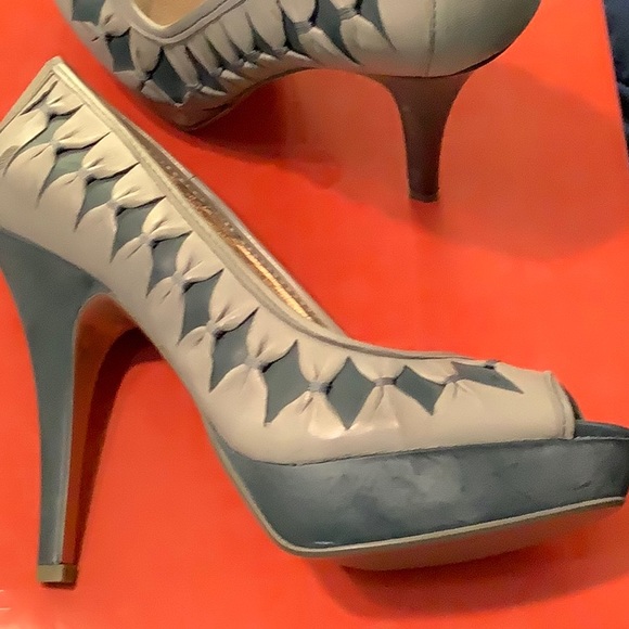 Brand new supple leather, blue platforms - Picture 2 of 4